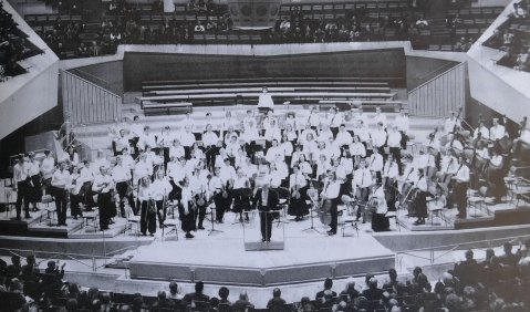 Das JM World Orchestra 1997 unter Yakov Kreizberg in der Berliner Philharmonie. Foto: JMD
