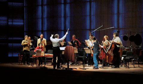Spielten Misato Mochizukis Musik zum Film „Taki no shiraito”: das Nieuw Ensemble Amsterdam. Foto: Thomas Leden