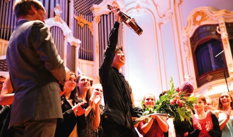 Unbekümmerte Hingabe an die Musik: der diesjährige Gewinner Leonard Fu. Foto: TONALi