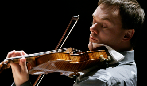 Frank Peter Zimmermann spielt öffentlich seine neue Stradivari. Foto: Klaus Rudolph
