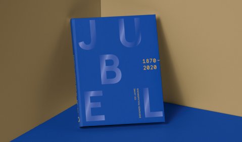 Eine ausführliche Beschäftigung mit der 150jährigen Geschichte der Dresdner Philharmonie gestattet die soeben erschienene Festschrift zum „Jubel-Jahr“. Faktenreich, unterhaltsam, empfehlenswert.