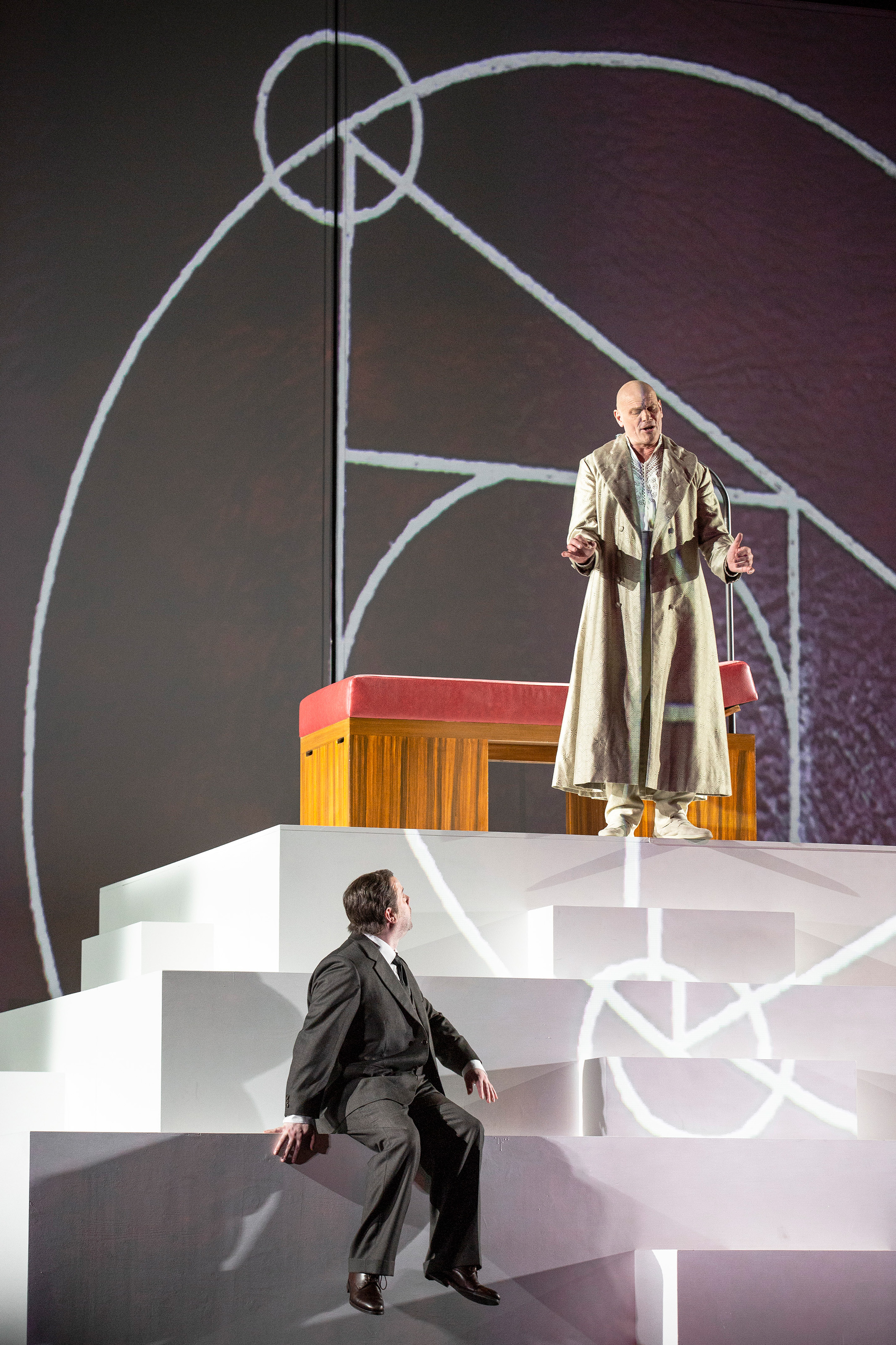 Unsuk Chin – Die dunkle Seite des Mondes: Thomas Lehman, Bo Skovhus. Foto: Bernd Uhlig Unsuk Chin – Die dunkle Seite des Mondes: Thomas Lehman, Bo Skovhus. Foto: Bernd Uhlig