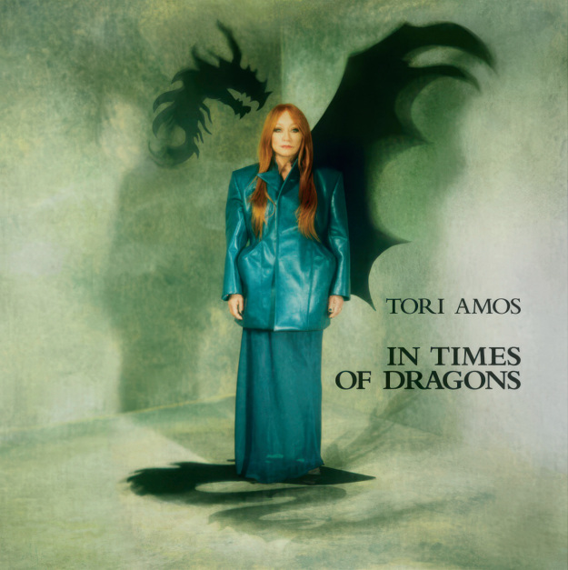 Tori Amos und ihr aktuelles Album &bdquo;In Times of Dragons&ldquo; ist endlich wieder einmal eine Kampfansage f&uuml;r den H&ouml;rer.