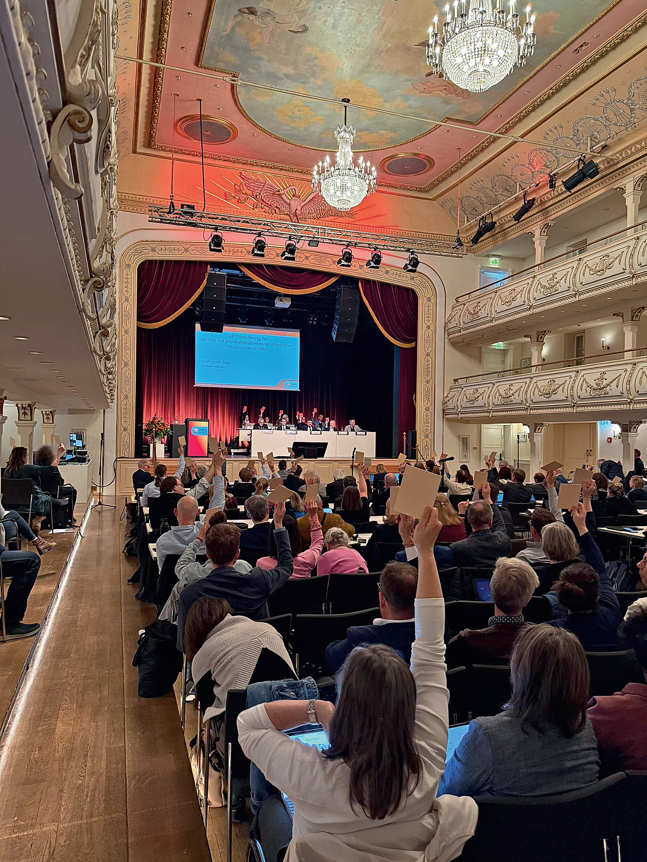 Die Bundesversammlung des VdM bei der Verabschiedung des Leitbildes und des Grundsatzprogramms im Kaisersaal in Erfurt. Foto: VdM / Kerstin Heiderich