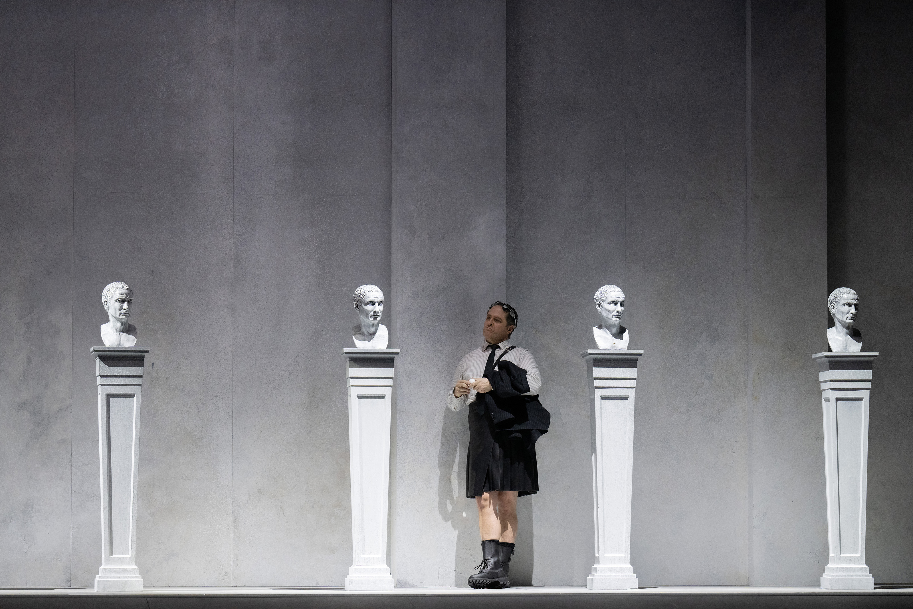 Lawrence Zazzo (Giulio Cesare). Foto: © Monika Rittershaus.