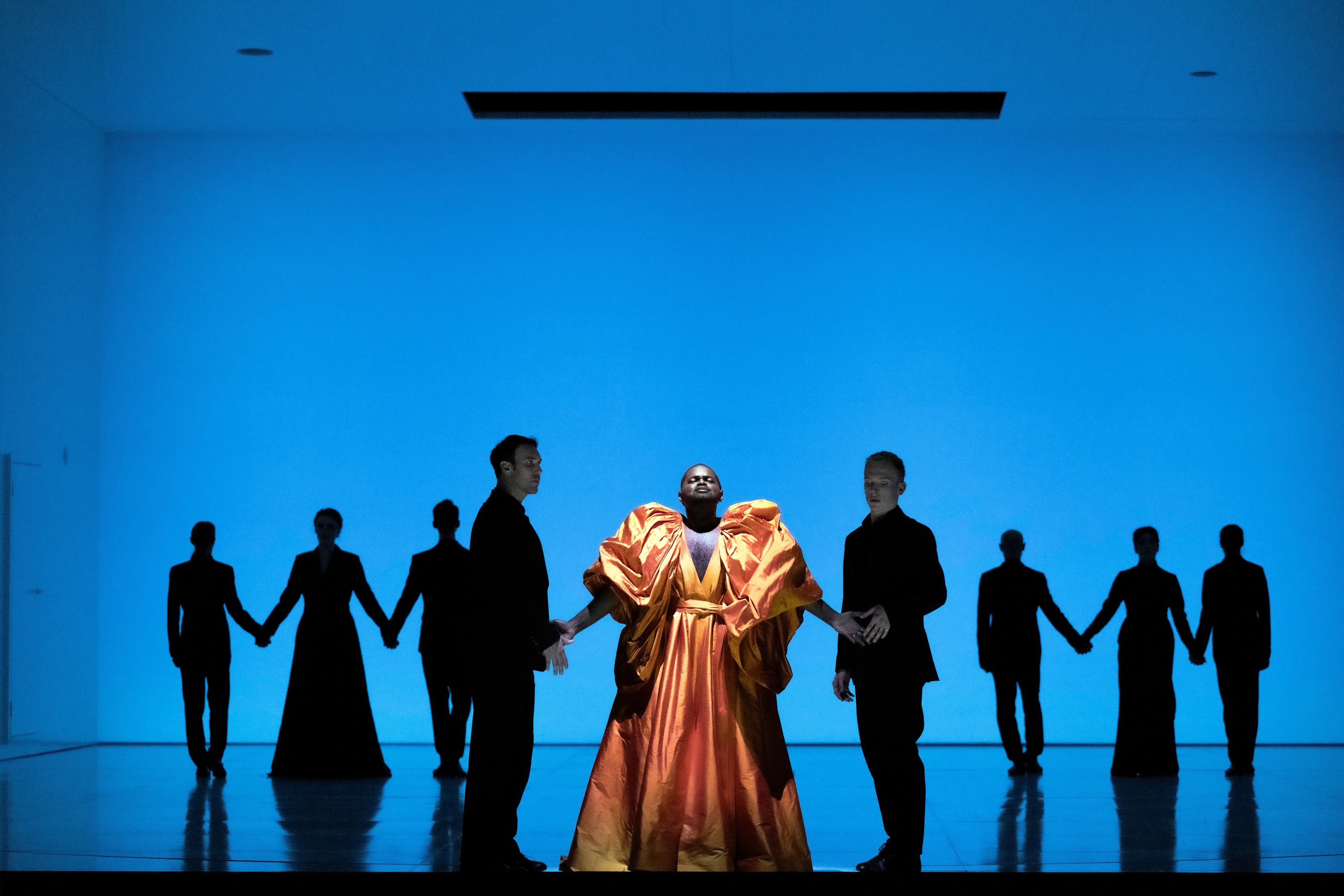Echnaton der Komischen Oper Berlin im Schillertheater. Foto: Monika Rittershaus Echnaton der Komischen Oper Berlin im Schillertheater. Foto: Monika Rittershaus