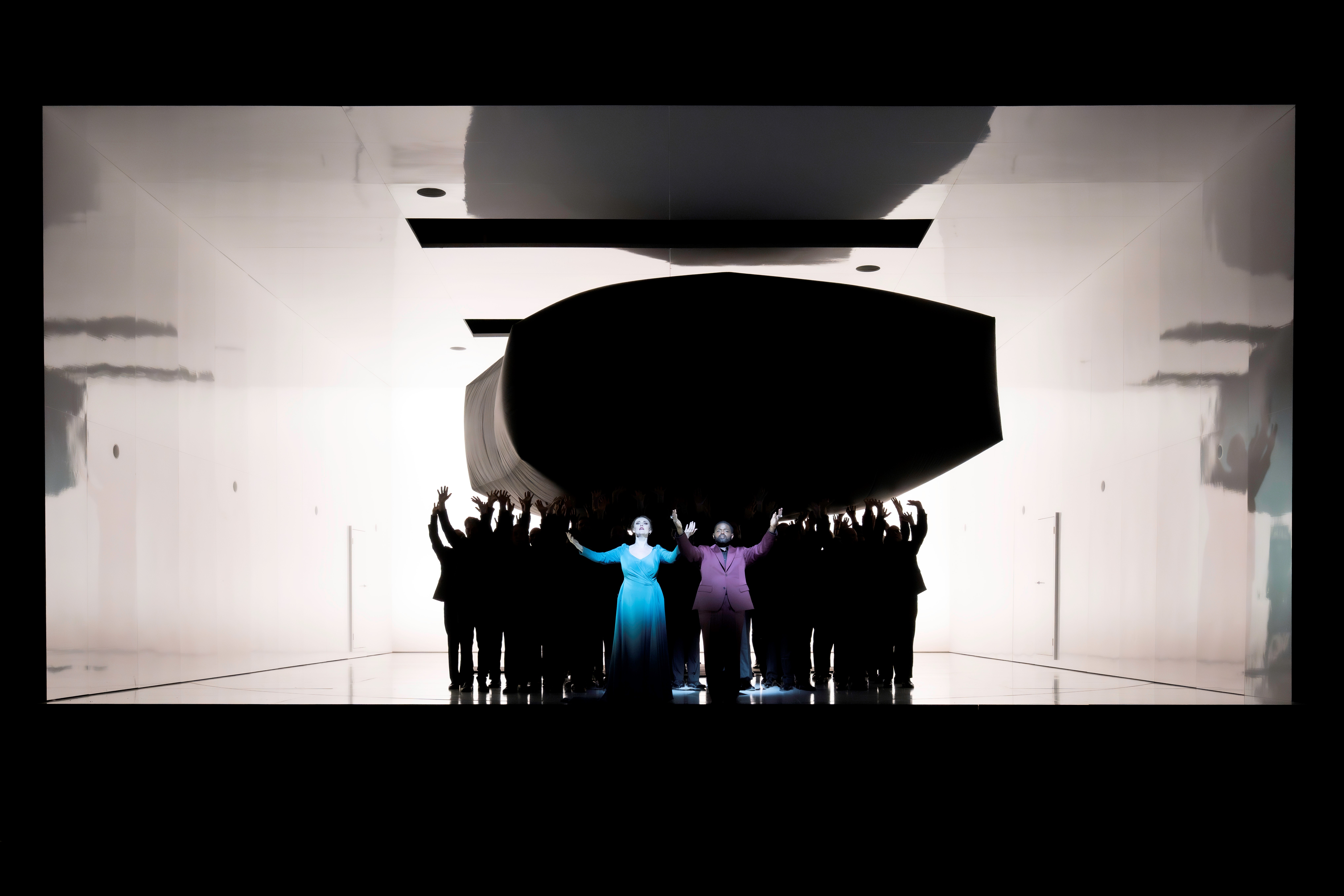 Echnaton der Komischen Oper Berlin im Schillertheater. Foto: Monika Rittershaus Echnaton der Komischen Oper Berlin im Schillertheater. Foto: Monika Rittershaus