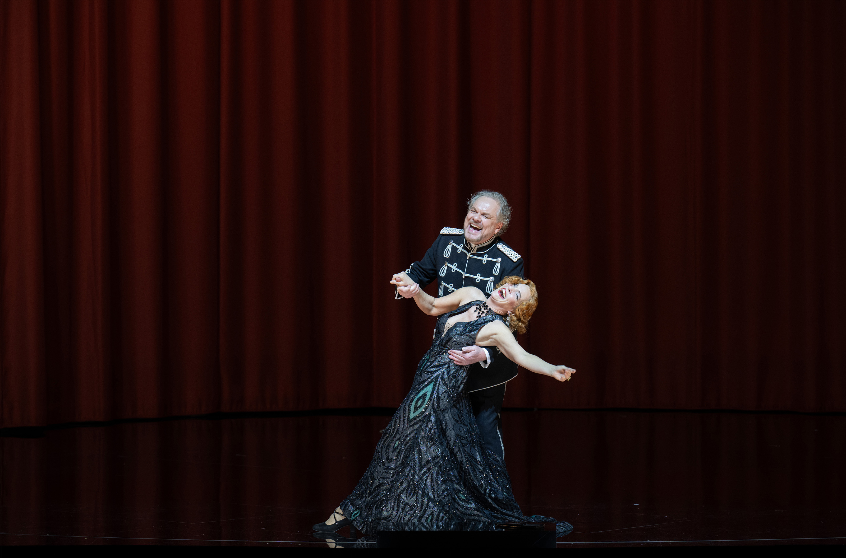 Die lustige Witwe am Opernhaus Zürich. Foto: Monika Rittershaus