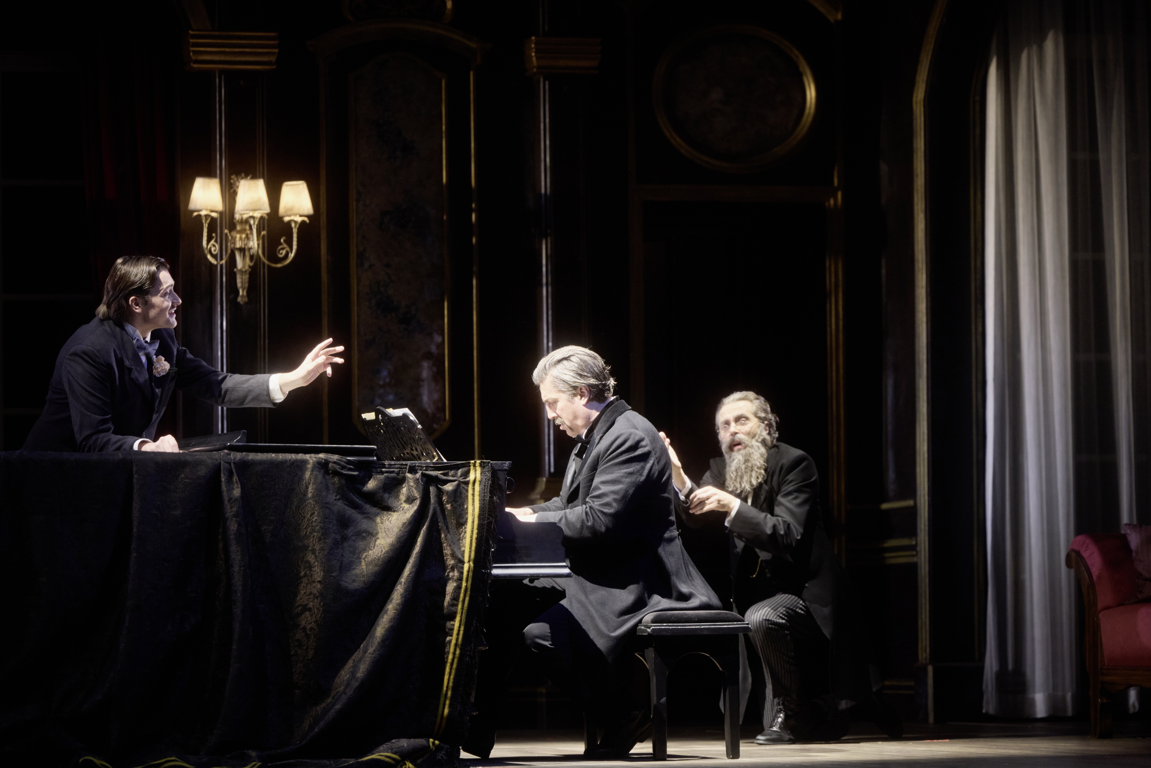 Tobias Kartmann (Alexander Glasunow), Vladimir Pavic (Nikolai Rimski-Korsakow), Dieter Fernengel (Alexander Borodin). Foto: &copy; Markus Tordik