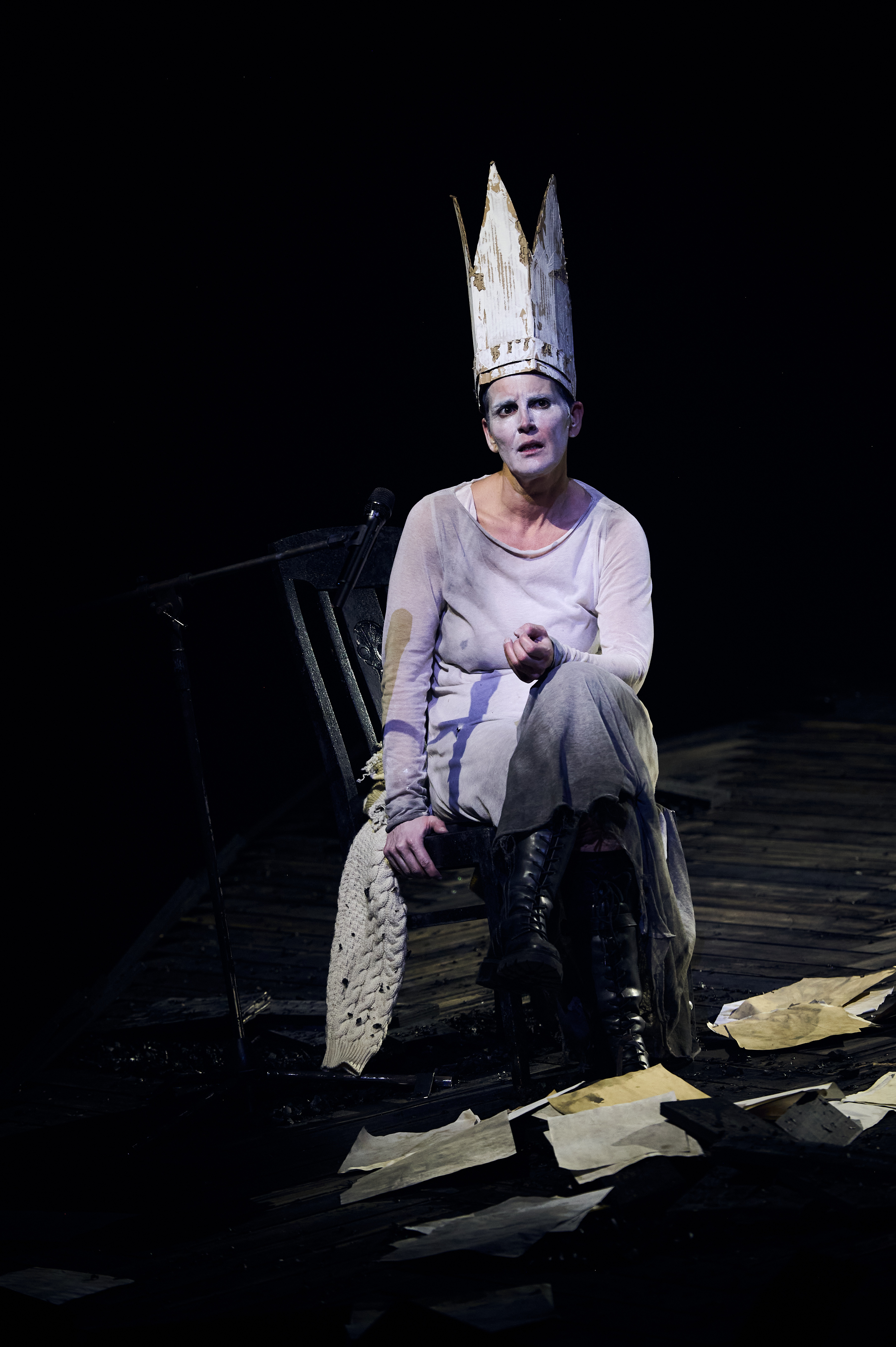 Christina Huckle als Kassandra im Theater Bielefeld. &copy; Joseph Ruben Heicks