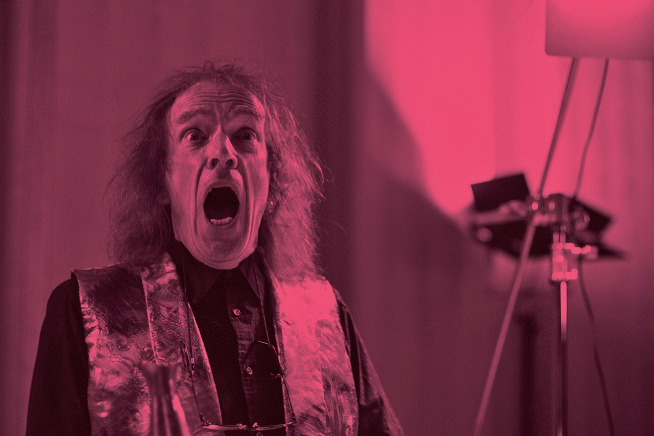 Graham F. Valentine ist Schauspieler, S&auml;nger und Stimmk&uuml;nstler und geh&ouml;rt seit den sp&auml;ten Sechzigerjahren zur Gruppe rund um den Z&uuml;richer Theatermacher Christoph Marthaler. Foto: Thomas Maluck