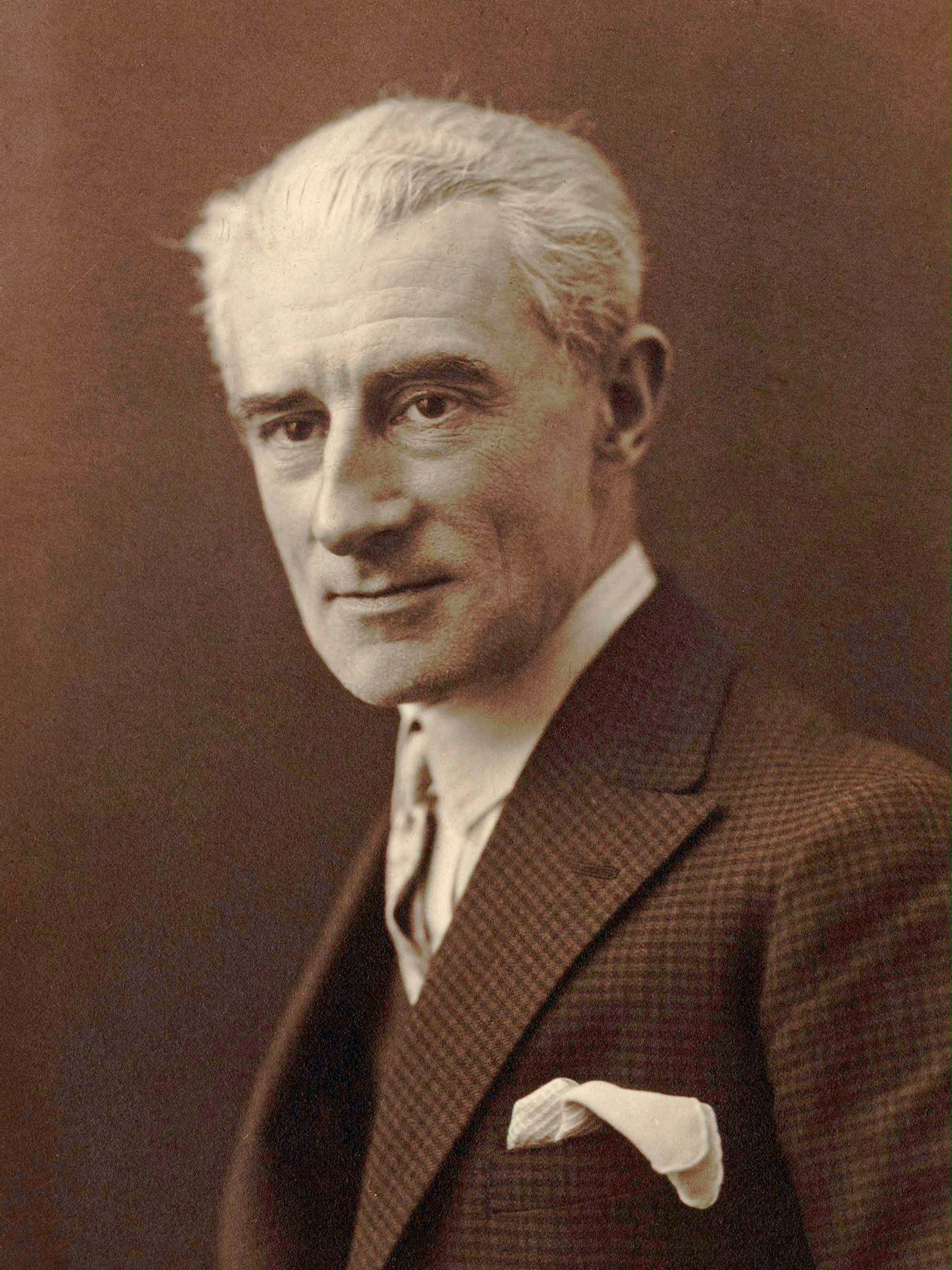 Maurice Ravel – ein Komponist mit verschlossenem Charakter, kindlicher Fantasie und feinmechanischem Perfektionismus. Foto: Unbekannt; gallica.bnf.fr/ Bibliothèque nationale de France Maurice Ravel – ein Komponist mit verschlossenem Charakter, kindlicher Fantasie und feinmechanischem Perfektionismus. Foto: Unbekannt; gallica.bnf.fr/ Bibliothèque nationale de France