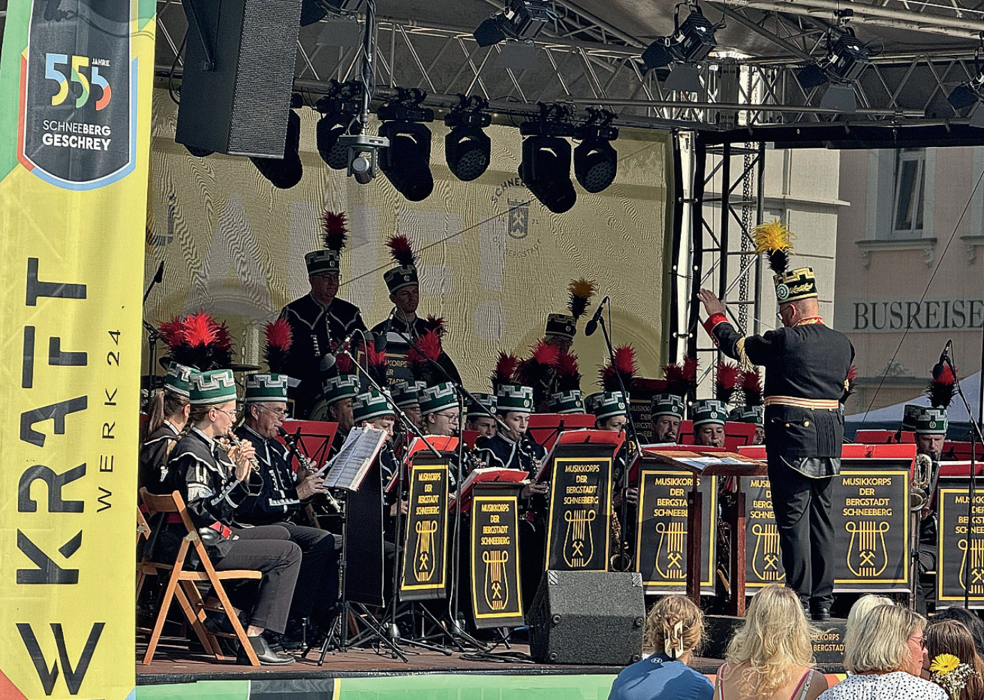 Fest zur 555-jährigen Entdeckung von Silbervorkommen in Schneeberg, Erzgebirge, mit Blaskapelle. Foto: Rainer Nonnenmann