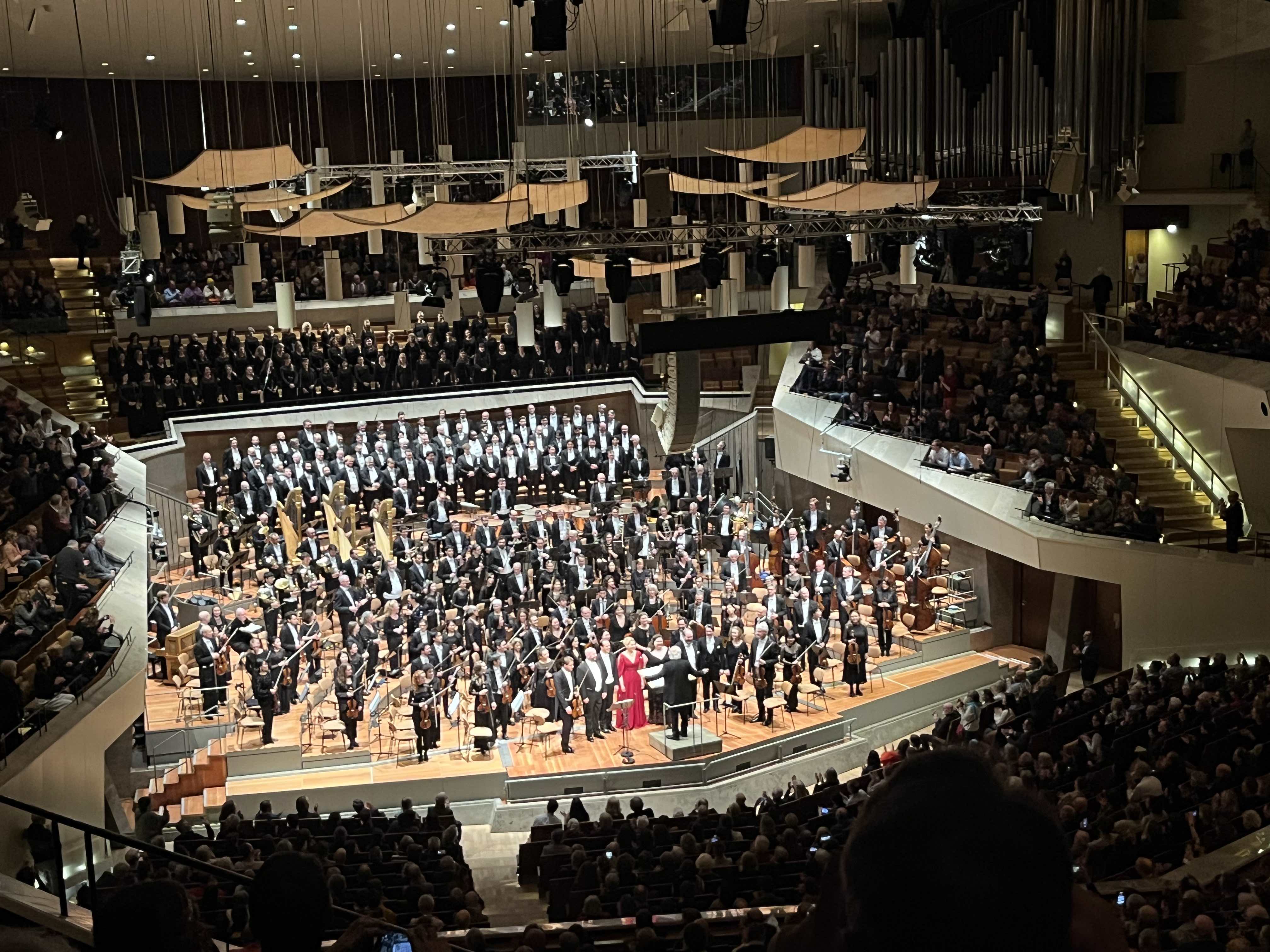 Gro&szlig;format. Sch&ouml;nbergs Gurrelieder. Foto: mku