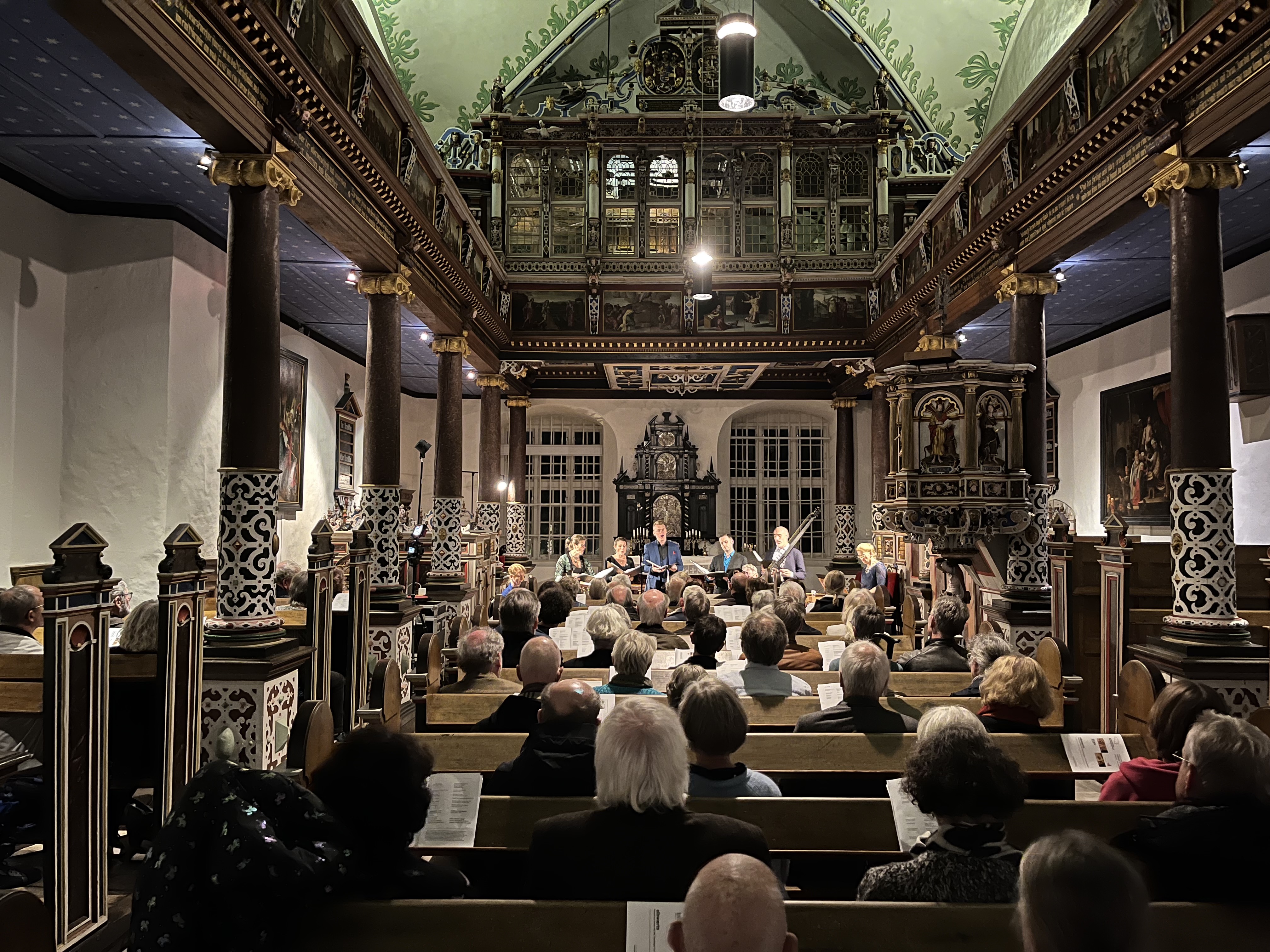 Das Ensemble der Hamburger Ratsmusik in der Gottorfer Schlosskapelle. Foto: mku