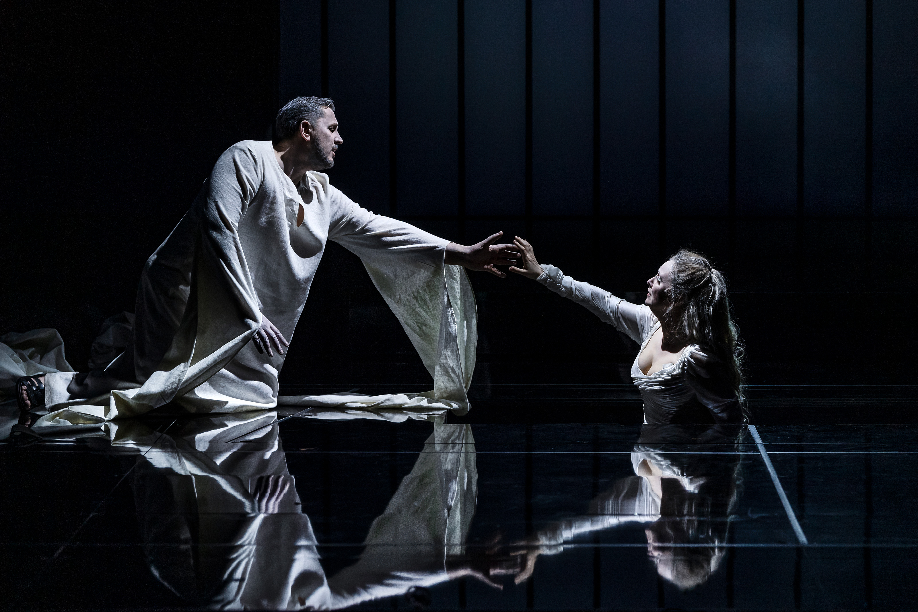 Yuriy Mynenko (Andronio) und Louise Kemény (Asteria). Foto: © Alciro Theodoro Da Silva Yuriy Mynenko (Andronio) und Louise Kemény (Asteria). Foto: © Alciro Theodoro Da Silva