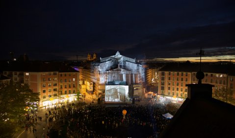 Jubiläumsfest auf dem Gärtnerplatz 4.11.2015. Foto: © Christian POGO Zach