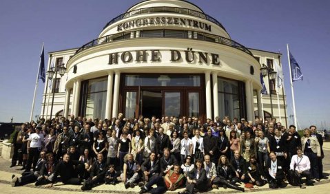 Gruppenbild mit Popförderern: die Teilnehmer der Bundesfachkonferenz Pop 2009. Foto: BFK