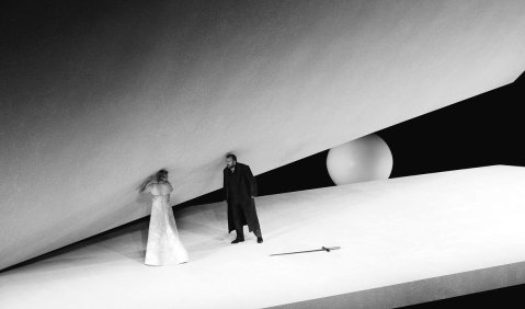 Szene mit Anja Kampe als Isolde und Christian Franz als Tristan. Foto: Paul Leclaire/Ruhrtriennale