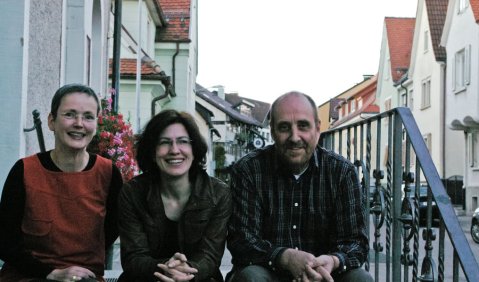 Das neue Präsidium der Gesellschaft für Neue Musik (v.li.): Sigrid Konrad, Julia Cloot und Franz Martin Olbrisch. Foto: Stefan Fricke