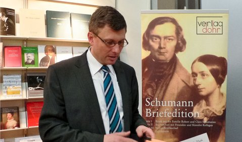 Christoph Dohr freut sich auf die Lesung im Leipziger Schumann-Haus. Foto: Barbara Lieberwirth