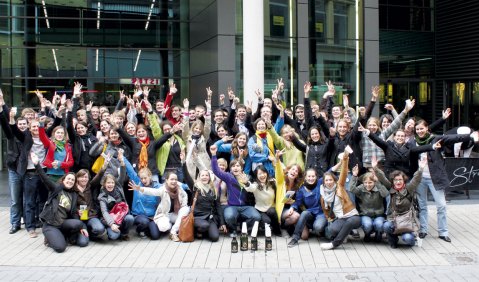 Jubel nach dem Gewinn des 2. Preises beim Chorwettbewerb 2010 in Dortmund. Foto: Monteverdichor
