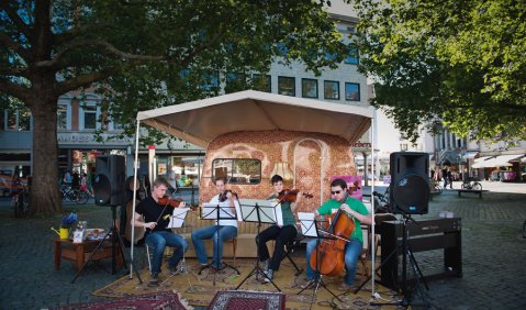 Mit ungewöhnlichen Aktionen soll der Tag der Hausmusik im Musikland Niedersachsen neu belebt werden.  Foto: Katharina Bauer