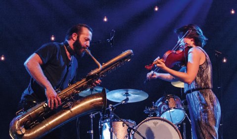 Colin Stetson und Sarah Neufeld. Foto: Stefan Pieper