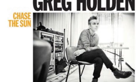 Greg Holden, Schotte und in New York lebend, kratzt auf seinem Album „Chase the Sun“ doch noch die Kurve.