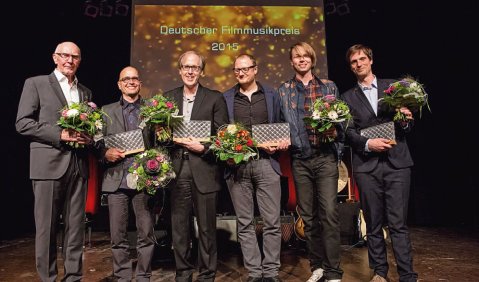 Die Preisträger des Deutschen Filmmusikpreises 2015 v.l.n.r.: Bernd Wefelmeyer, Loy Wesselburg, Jeff Beal,  Olaf Taranczewski, Frank Zerban, Leonard Petersen. Foto: Joachim Blobel/Filmmusiktage