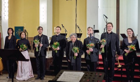 „Für Gerd Zacher“ – Evelin Degen, Rita Balta, Joachim Striepens, Henning Kaiser, Juan Allende-Blin, Konrad von Coelln, Markus Schwind, Susanne Bürger (v.l.n.r.). Foto: Dieter Fischer