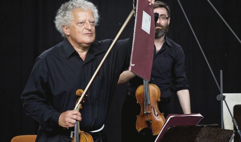 Die Zukunft angreifen, die Neue Musik hochhalten: Irvine Arditti. Foto: Martin Hufner