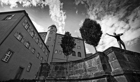 Auf Schloss Kapfenburg gibt es nicht nur ein interessantes Fortbildungsangebot, das Schloss eignet sich auch ideal für Probenaufenthalte. Foto: Ralf Baumgarten. 