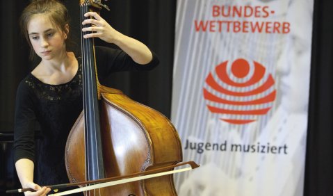 Antonia Hadulla erhielt als Sonderpreis außerdem einen Konzertauftritt mit dem Kammerorchester der TU Darmstadt, den sie im März dieses Jahres einlöste. Foto: Markus Kaesler