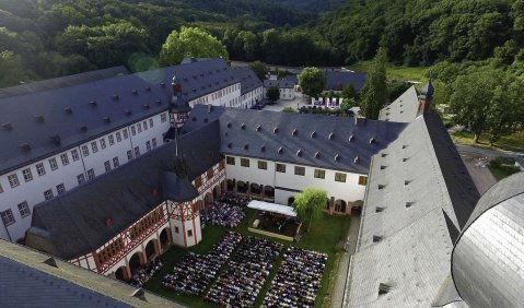 Einer der zahlreichen Veranstaltungsorte des Rheingau Musik Festivals:  der Kreuzgang des Klosters Eberbach. Foto: Ansgar Klostermann