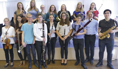 Eine spontane Orchesterbesetzung – aber die jungen Musiker*innen aus ganz Deutschland ließen sich beim JOP-Camp aufeinander ein und formten unter der Leitung von Martin Lentz ein gemeinsames Ensemble. Foto: K.Börngen, JMD