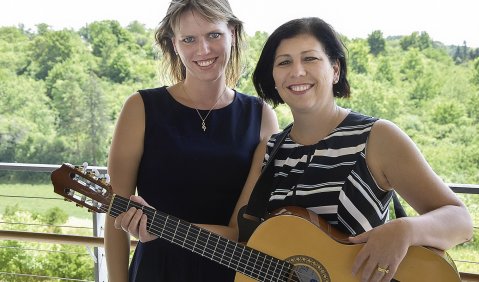 Jasmin Eickholt (links) promoviert bei Felicity Baker an der Universität im australischen Melbourne über Therapeutisches Songwriting. Foto: Pat Christ
