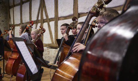 Gemeinsames Musizieren im Bassorchester. Foto: Tim Bruns	