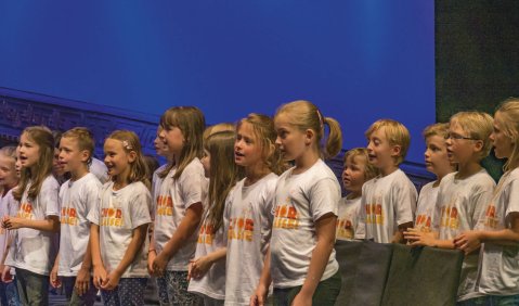 Grundschülerinnen und -schüler beim Chorklassentreffen 2018. Foto: Peter Mößmer, Chorverband Bayerisch-Schwaben