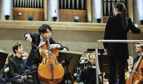 Haruma Sato probt das 2. Cellokonzert von Schostakowitsch und erringt später den 1. Preis. Alle Fotos: Daniel Delang