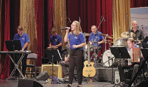 Musiker*innen mit und ohne Behinderung, Profis und Laien, gemeinsam im Netzwerk Inklusion. Foto: Erich Birk