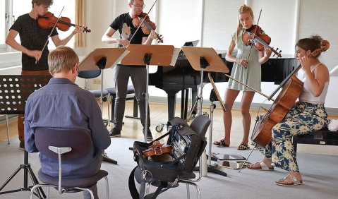 Auch in Corona-Zeiten bleibt die Musikakademie Schloss Weikersheim ein Ort inspirierender musikalischer Begegnungen. Foto: JMD