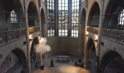 Musikfonds-Stipendiaten 2020: Performance „Incendiary Incidents“, von Lea Letzel. Mt Lucy Railton und Florian Zwißler. Foto: Frederike Wetzels