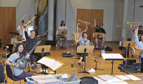 Arbeitstreffen des Landes-Jugendjazzorchesters Bayern unter der Leitung von Harald Rüschenbaum. Foto: LJJB