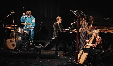 Daniel Eichholz (links), Clemens Hund-Göschel und Anna Viechtl beim Ultraschall-Festival Berlin. Foto: Zafraan Ensemble