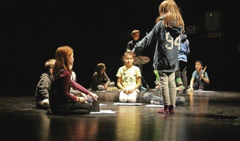 „QuerKlang“ lädt Kinder und Jugendliche dazu ein, Musik kollaborativ zu erfinden und auf die Bühne zu bringen. Foto: Kerstin Wiehe