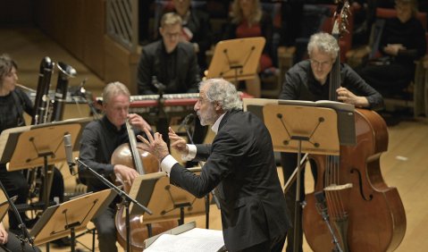 Emilio Pomàrico und das Klangforum Wien im Berliner Pierre Boulez Saal. Foto: Peter Adamik