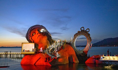 Giordanos „Andrea Chenier“ in Bregenz. Foto: Bregenzer Festpiel / Karl Forster