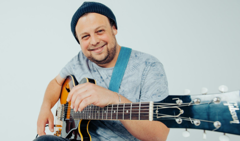 Gitarrist und Komponist Christoph Neuhaus. Foto: Sven Götz