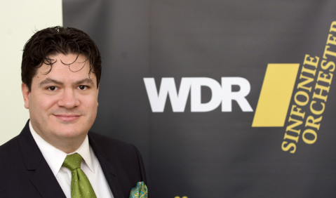 Cristian Măcelaru wird neuer Chefdirigent des WDR Sinfonieorchesters. Foto: WDR/Thomas Kost